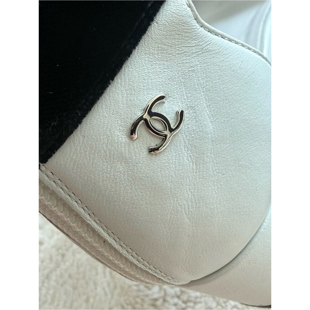 CHANEL white shoes with velvet black bow size 39 EU or 9 US Authentic - Picture 9 of 13